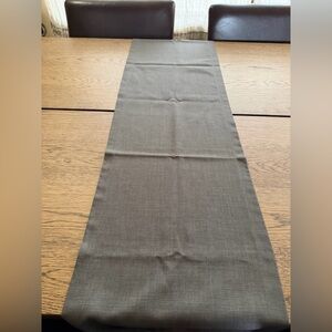 Sander Table + Home Loft Grey Runner - Germany